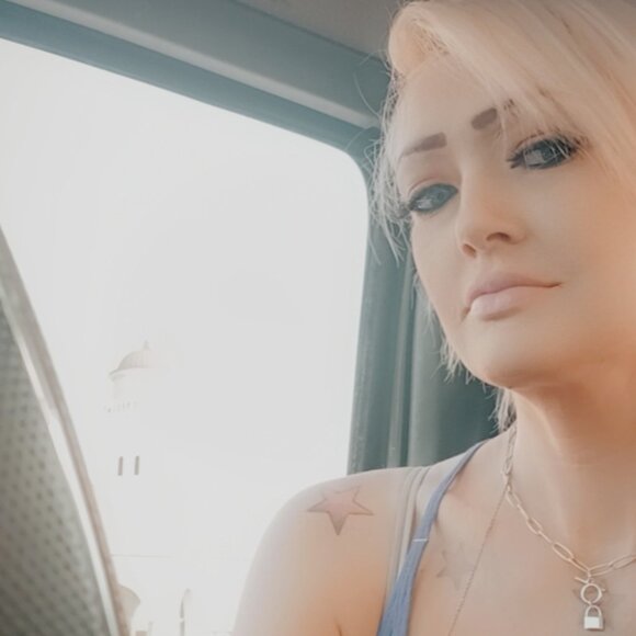 Meet your Posher, Kassandra - Picture 1 of 1